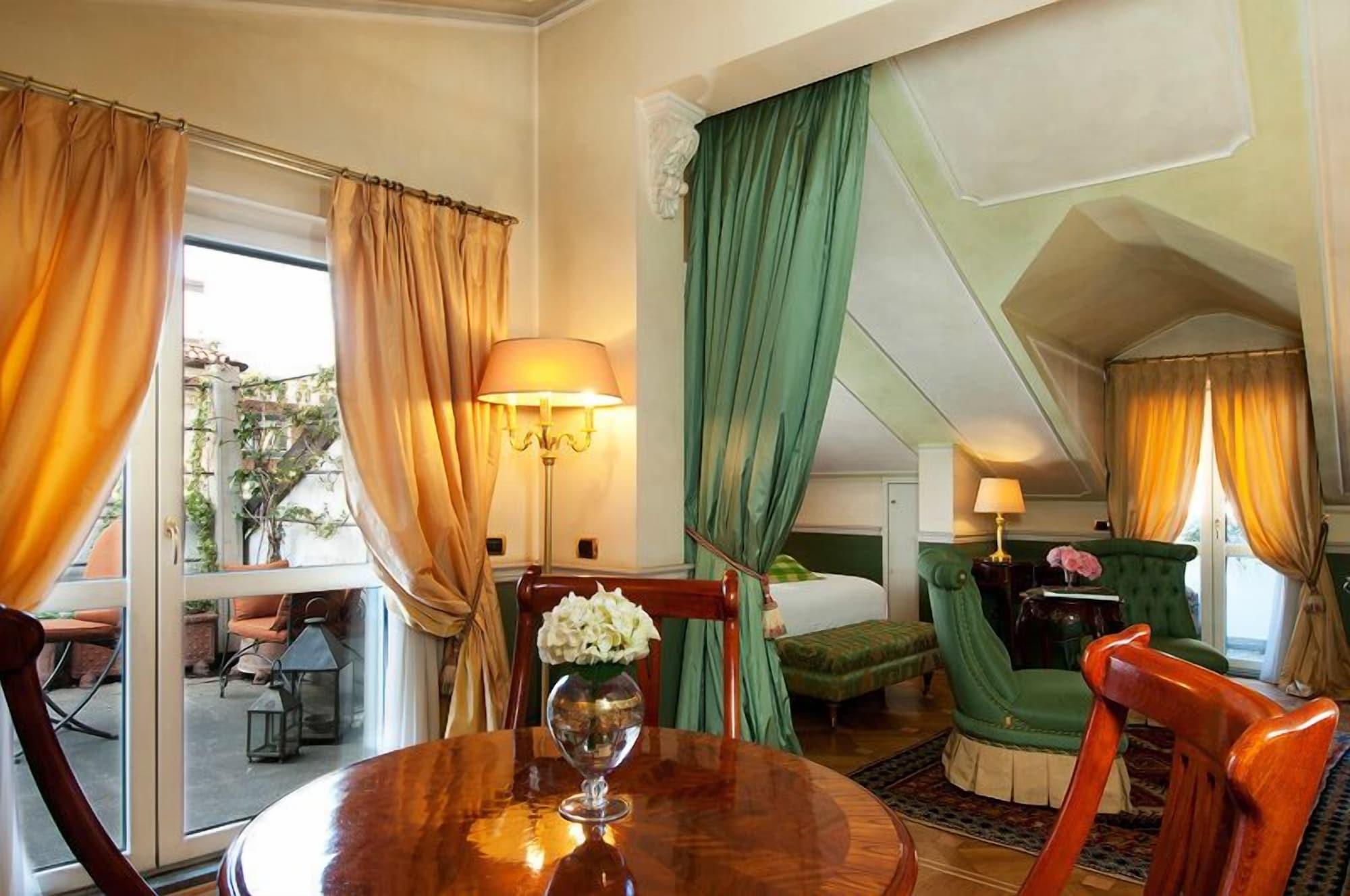 Petit Palais Hotel De Charme Milan Room photo